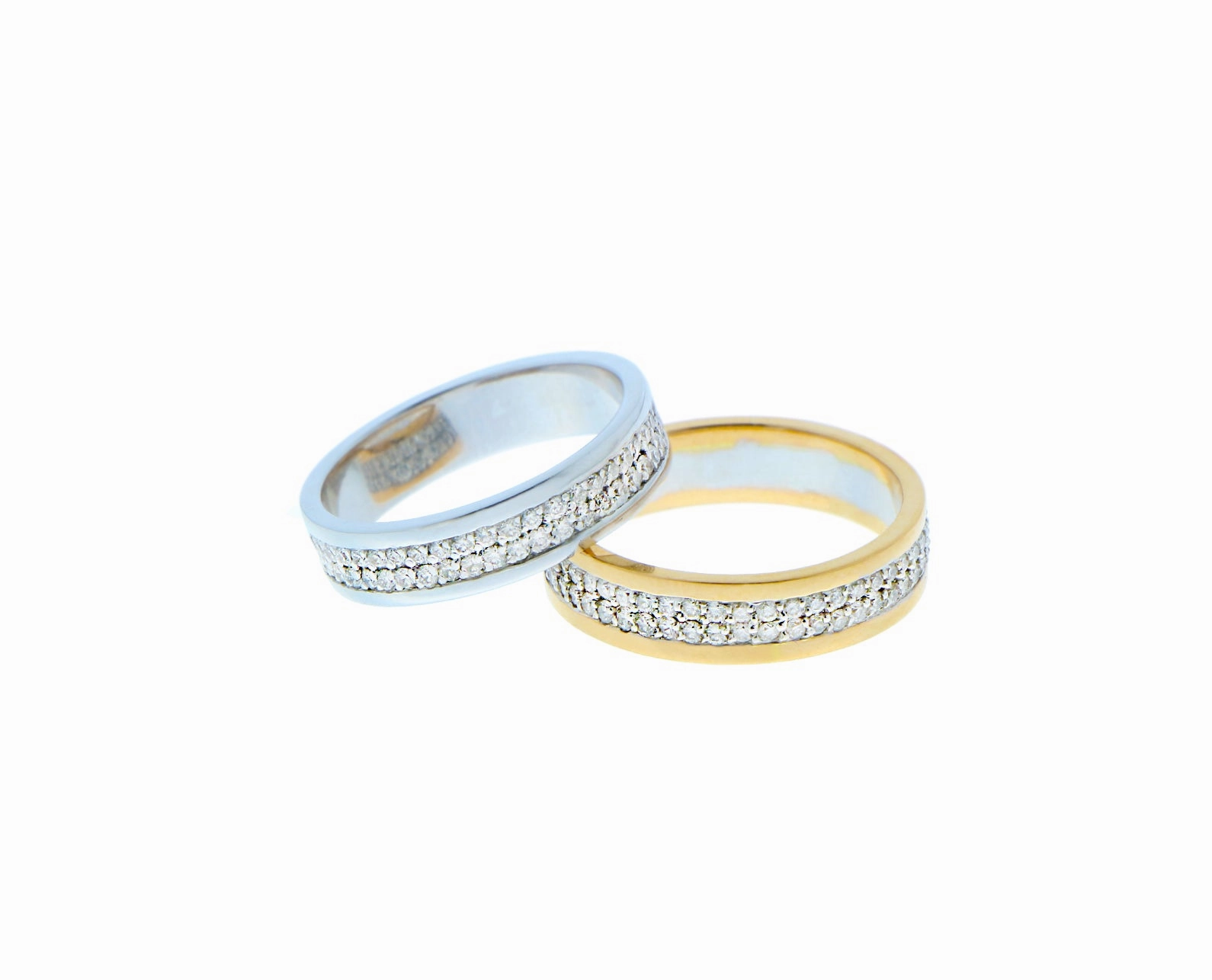 Yellow gold and white gold ring with diamonds