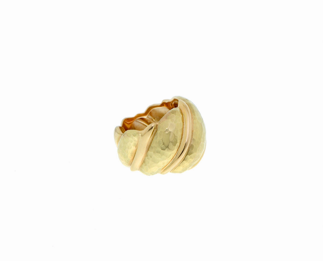Yellow gold hammered ring with ridge
