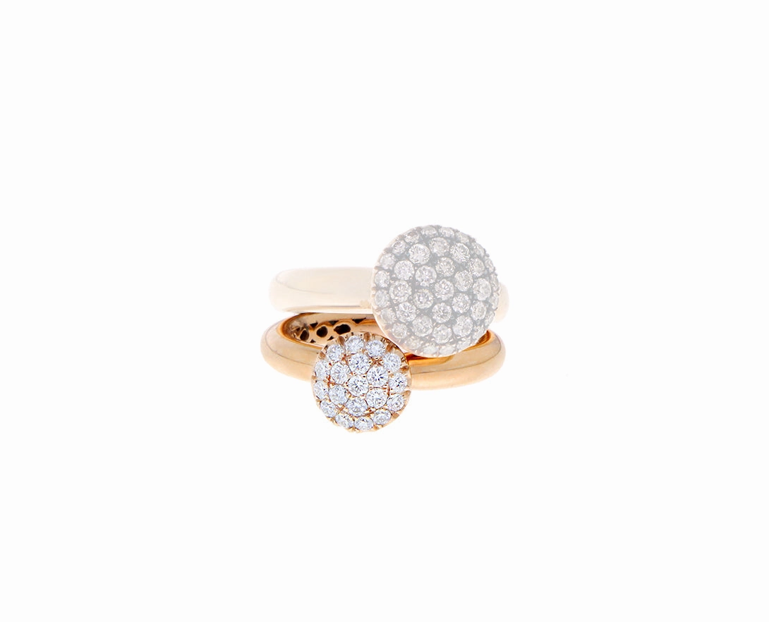 Yellow gold ring with a diamond circle
