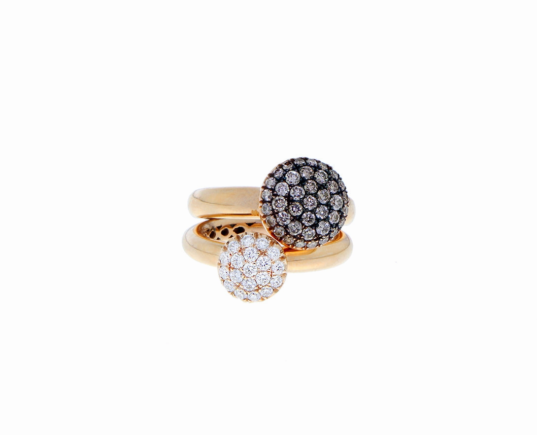 Yellow gold ring with a diamond circle