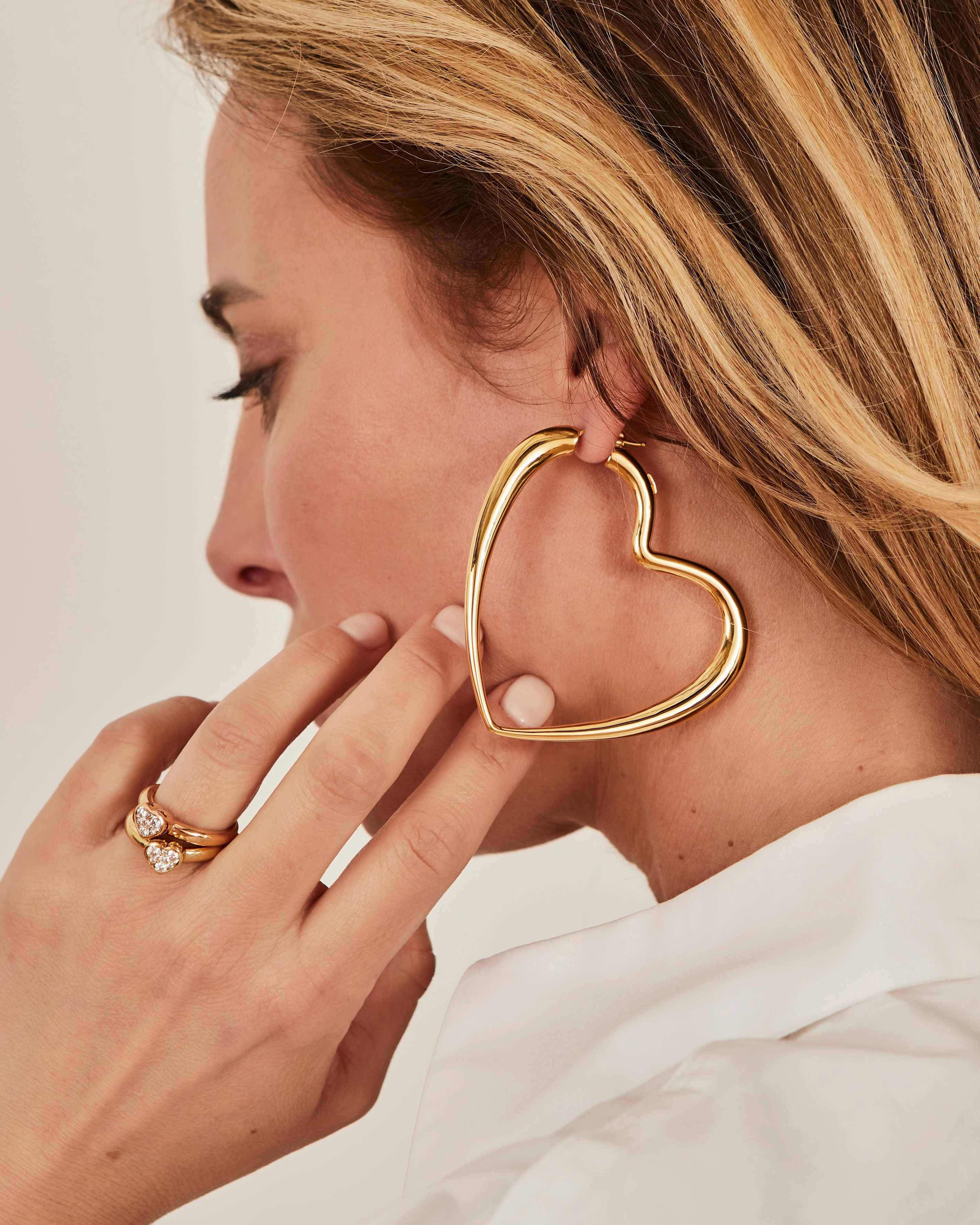 Yellow gold ring with a diamond heart