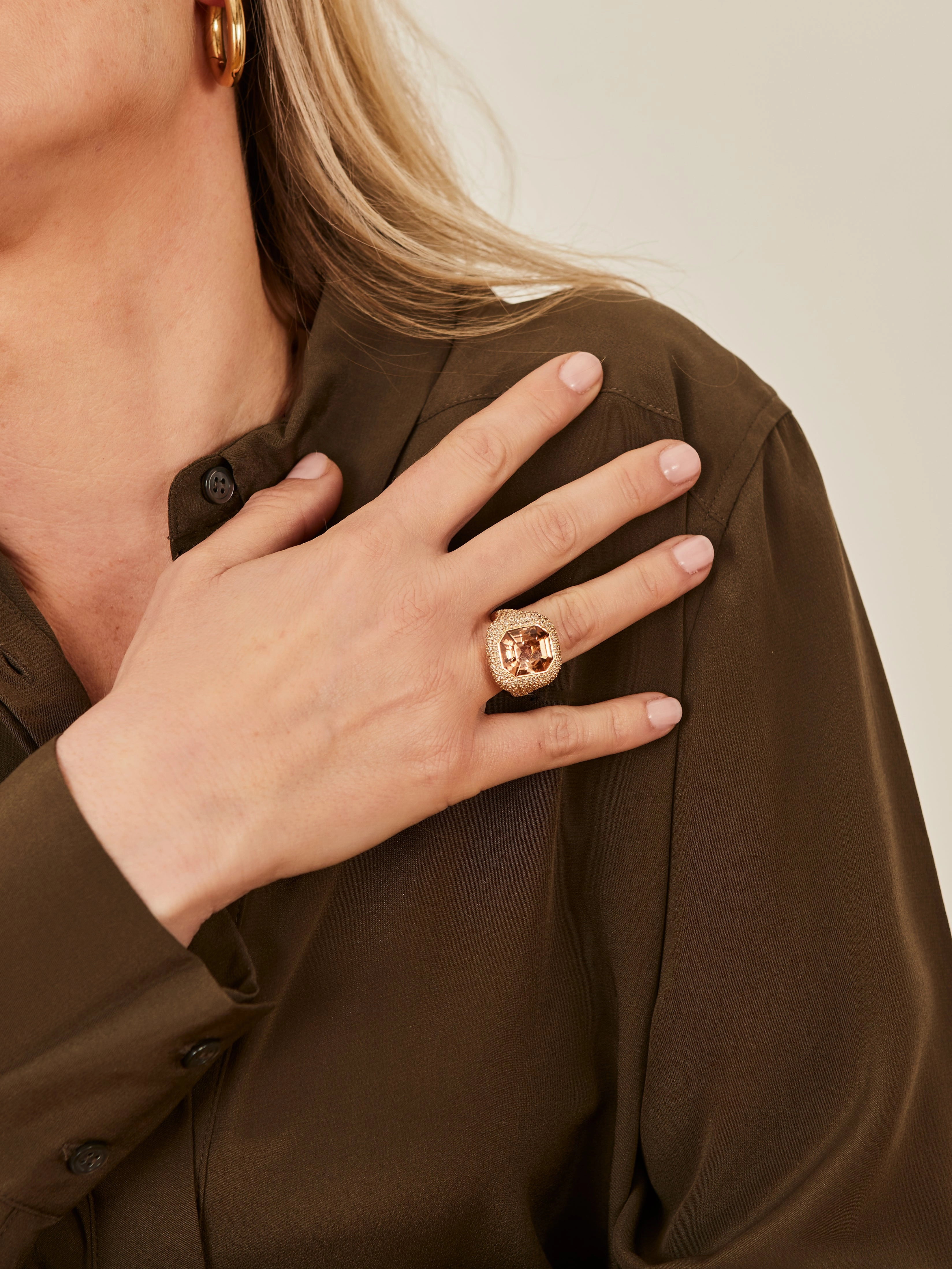 Yellow gold ring with a tourmaline and brown diamonds