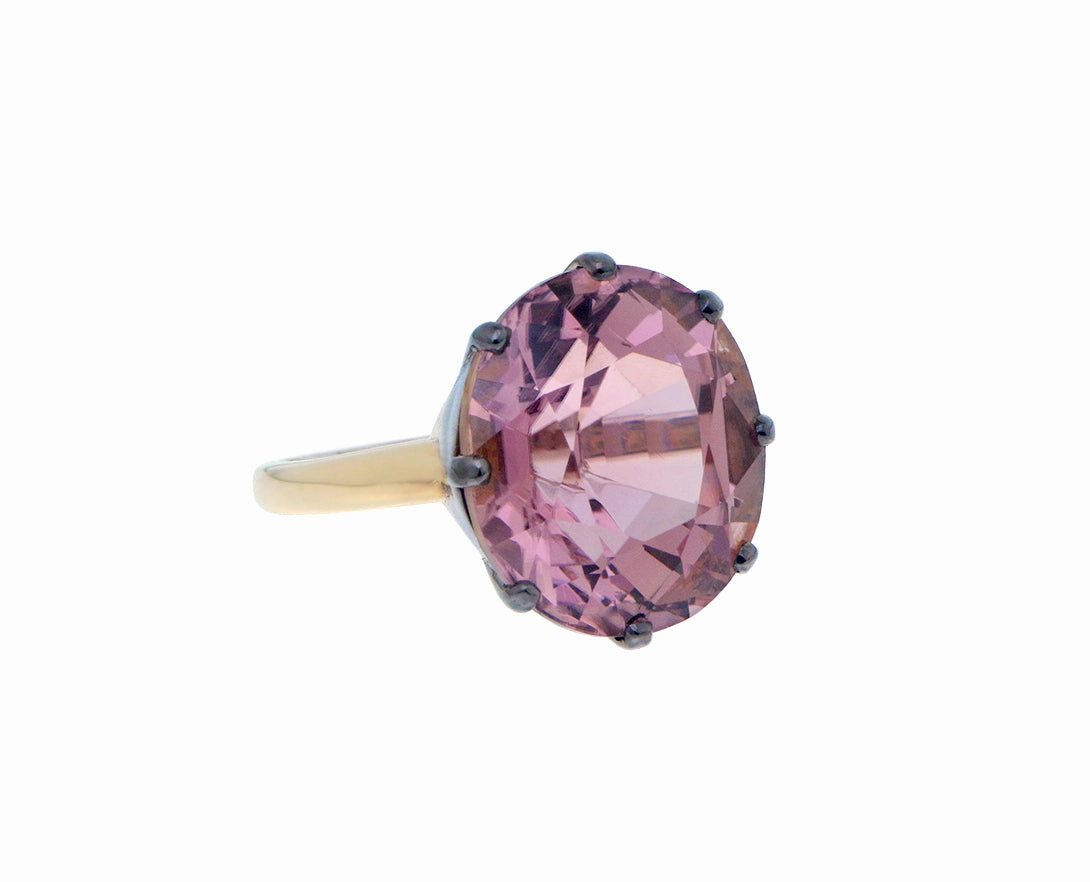 Yellow gold ring with a tourmaline