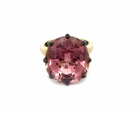 Yellow gold ring with a tourmaline