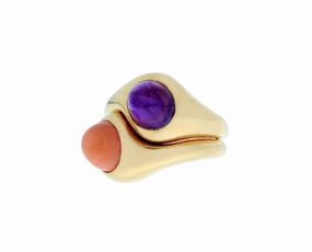 Yellow gold ring with amethyst and coral