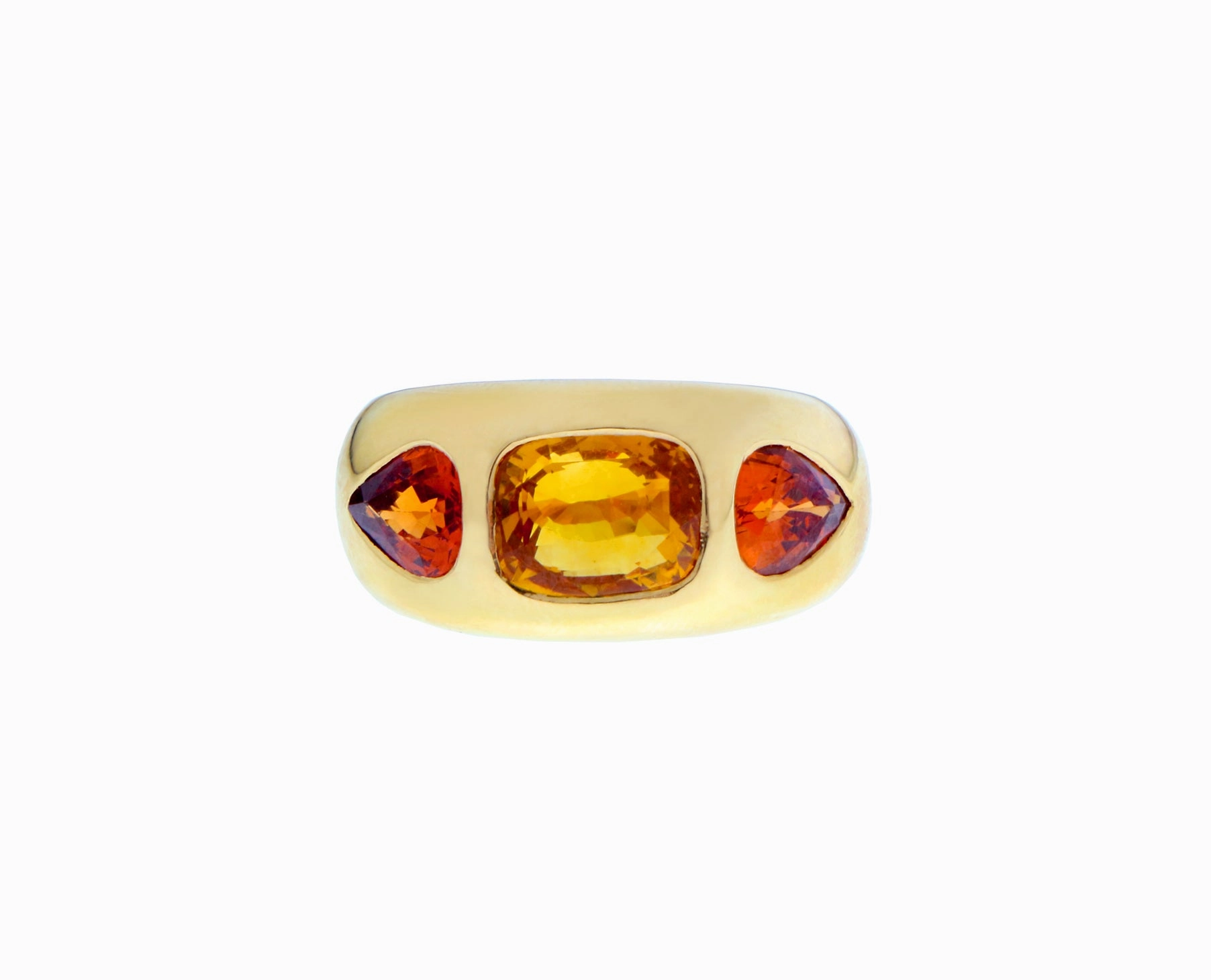 Yellow gold ring with an oval yellow sapphire and citrines