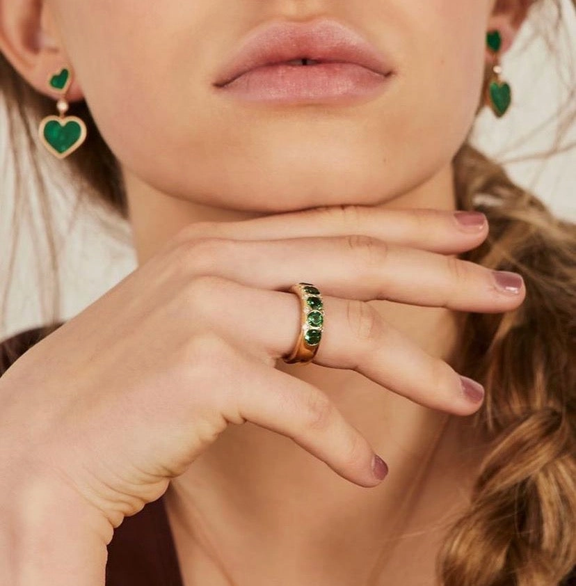 Yellow gold ring with diamonds and tsavorite